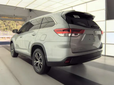 Photos of 2019 Toyota Highlander LE for sale in Plano, TX at Gulliver Auto Group