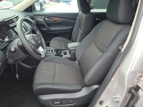 More photos of 2018 Nissan Rogue SV at Gulliver Auto Group, TX