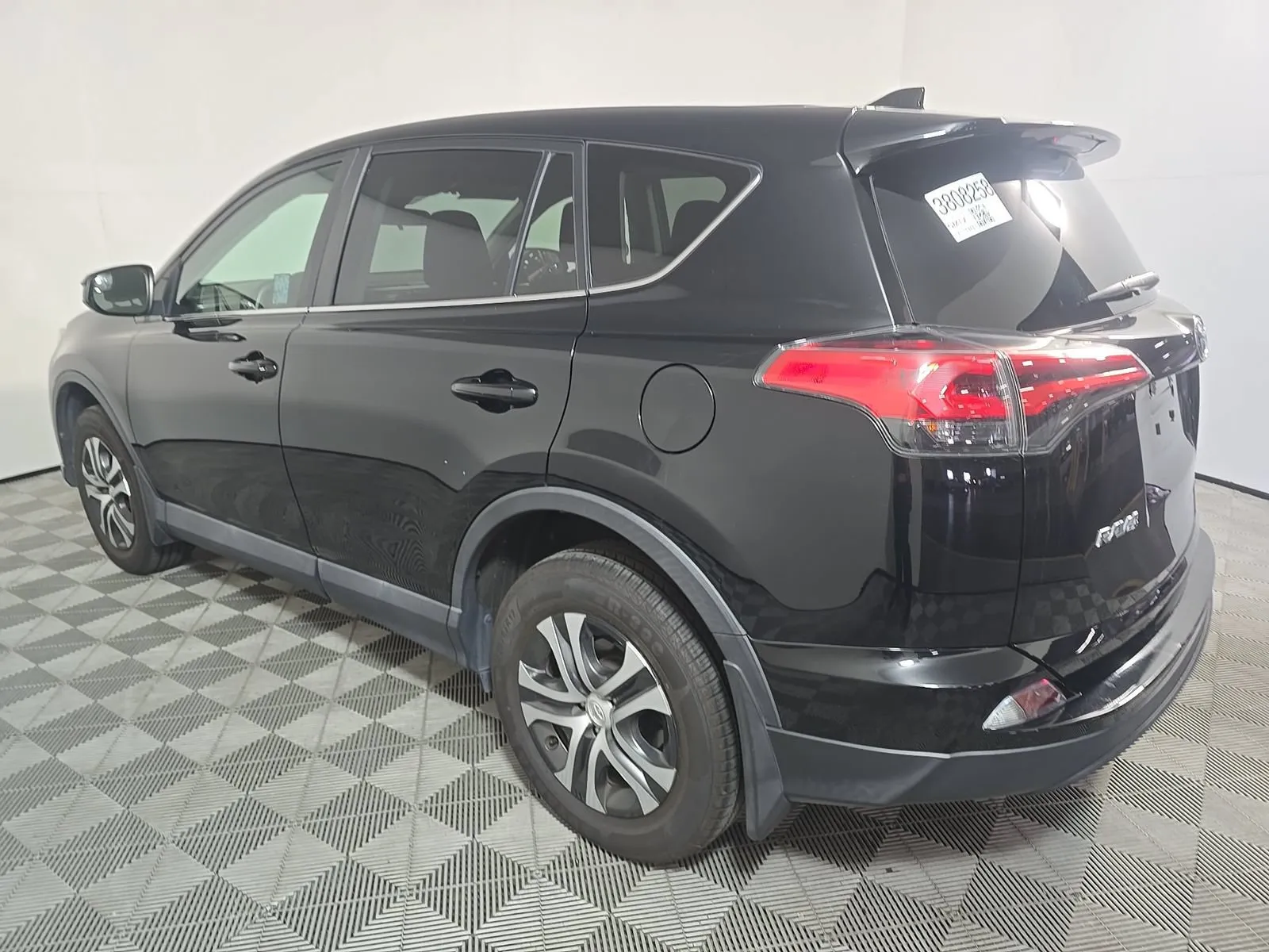 Black 2018 Toyota RAV4 LE for sale in Plano, TX