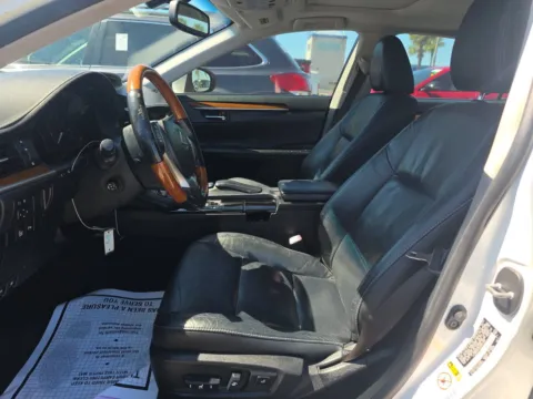 More photos of 2013 Lexus ES 300h at Gulliver Auto Group, TX