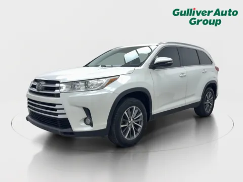 Photos of 2019 Toyota Highlander XLE for sale in Plano, TX at Gulliver Auto Group