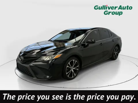 Black 2019 Toyota Camry SE for sale in Plano, TX