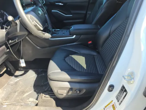More photos of 2022 Toyota Highlander XSE at Gulliver Auto Group, TX