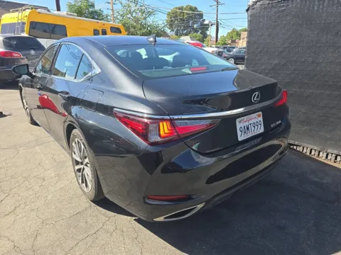 Photos of 2022 Lexus ES 350 for sale in Plano, TX at Gulliver Auto Group