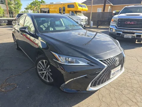 More photos of 2022 Lexus ES 350 at Gulliver Auto Group, TX