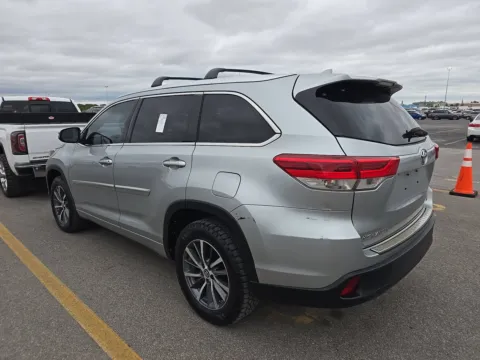 Another view of 2018 Toyota Highlander XLE for sale in Plano, TX at Gulliver Auto Group