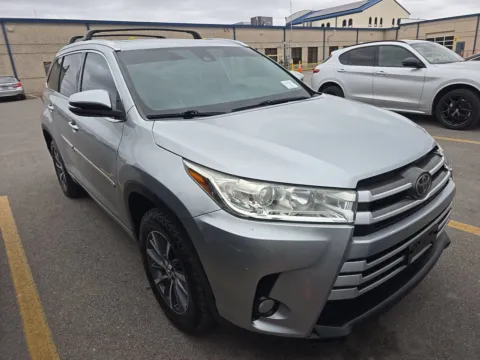 More photos of 2018 Toyota Highlander XLE at Gulliver Auto Group, TX