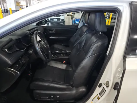 More photos of 2018 Toyota Avalon Hybrid Limited at Gulliver Auto Group, TX