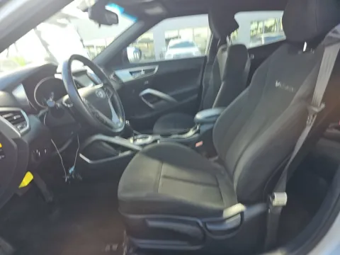 More photos of 2017 Hyundai Veloster Value Edition at Gulliver Auto Group, TX