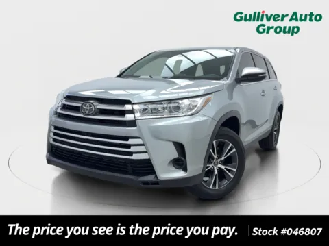 Silver 2019 Toyota Highlander LE for sale in Plano, TX
