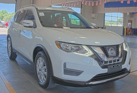 White 2017 Nissan Rogue SV for sale in Plano, TX