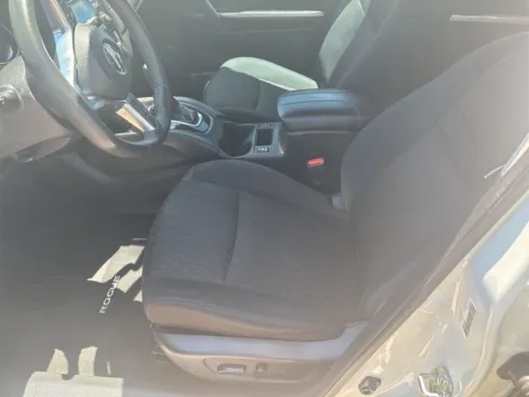 More photos of 2017 Nissan Rogue SV at Gulliver Auto Group, TX