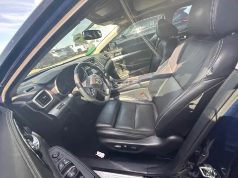 More photos of 2017 Nissan Maxima 3.5 SL at Gulliver Auto Group, TX