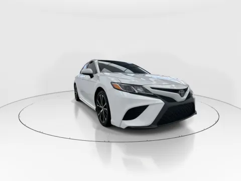 Photos of 2020 Toyota Camry SE for sale in Plano, TX at Gulliver Auto Group