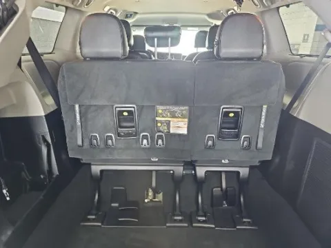More photos of 2019 Toyota Sienna SE at Gulliver Auto Group, TX
