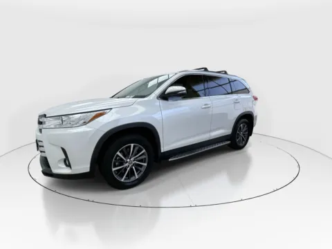 More photos of 2019 Toyota Highlander XLE at Gulliver Auto Group, TX