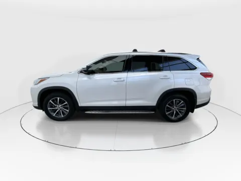 More photos of 2019 Toyota Highlander XLE at Gulliver Auto Group, TX