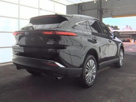 Photos of 2021 Toyota Venza XLE for sale in Plano, TX at Gulliver Auto Group