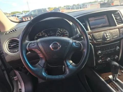 More photos of 2016 Nissan Pathfinder SL at Gulliver Auto Group, TX