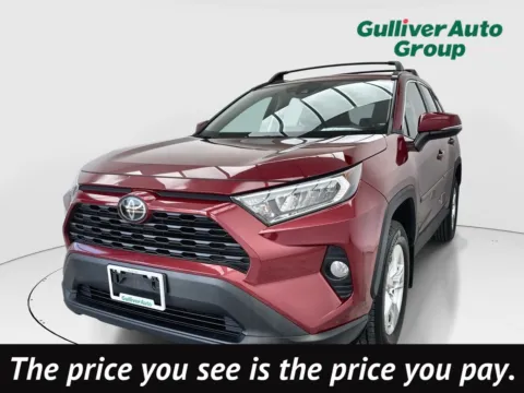 Red 2020 Toyota RAV4 XLE for sale in Plano, TX