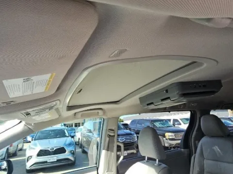 More photos of 2019 Toyota Sienna XLE at Gulliver Auto Group, TX