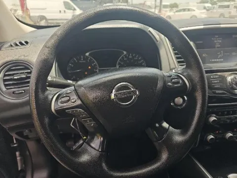 More photos of 2020 Nissan Pathfinder S at Gulliver Auto Group, TX
