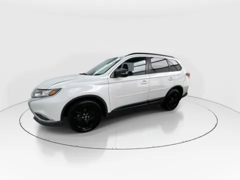 More photos of 2018 Mitsubishi Outlander LE at Gulliver Auto Group, TX