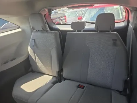 More photos of 2022 Toyota Sienna LE at Gulliver Auto Group, TX