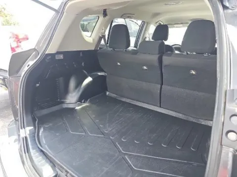 More photos of 2018 Toyota RAV4 LE at Gulliver Auto Group, TX