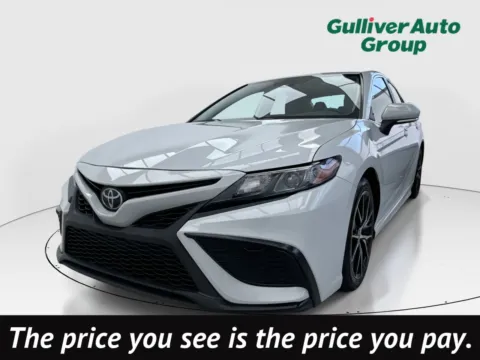 White 2022 Toyota Camry SE for sale in Plano, TX