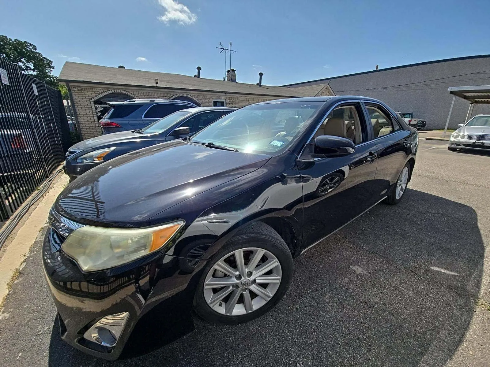 Black 2014 Toyota Camry XLE for sale in Plano, TX