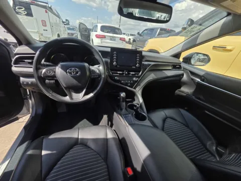 More photos of 2020 Toyota Camry Hybrid LE at Gulliver Auto Group, TX