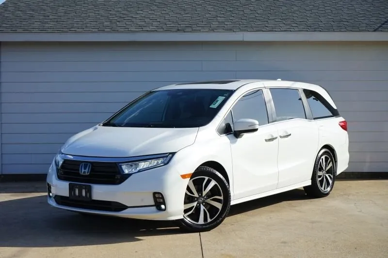 White 2022 Honda Odyssey Touring for sale in Plano, TX