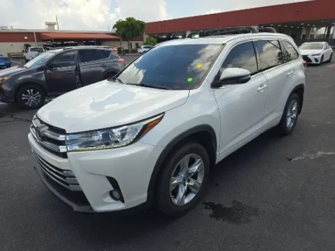 White 2017 Toyota Highlander Limited for sale in Plano, TX