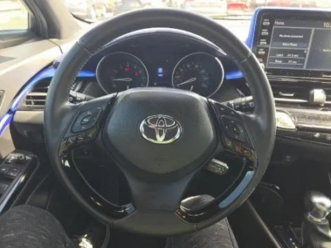 More photos of 2020 Toyota C-HR XLE at Gulliver Auto Group, TX