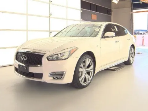 White 2015 INFINITI Q70L 3.7X for sale in Plano, TX