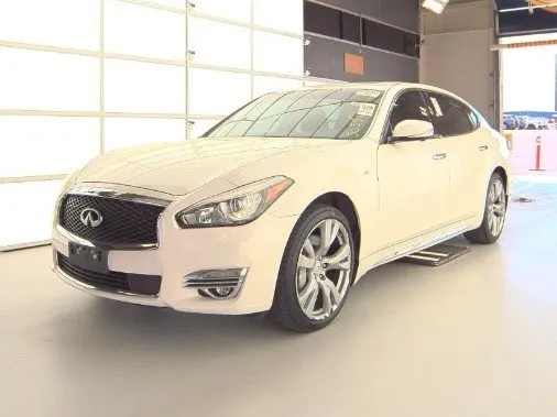 White 2015 INFINITI Q70L 3.7X for sale in Plano, TX