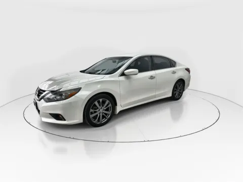 More photos of 2018 Nissan Altima 2.5 SR at Gulliver Auto Group, TX