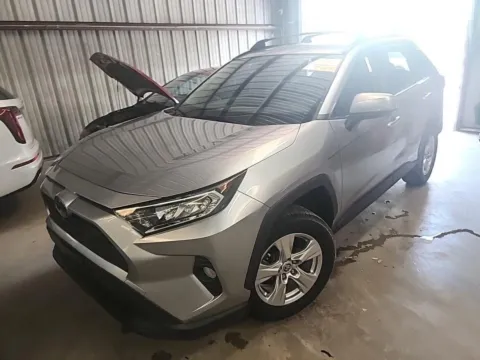 Silver 2020 Toyota RAV4 XLE for sale in Plano, TX