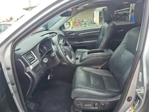 Another view of 2019 Toyota Highlander Limited for sale in Plano, TX at Gulliver Auto Group