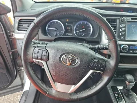 More photos of 2019 Toyota Highlander Limited at Gulliver Auto Group, TX