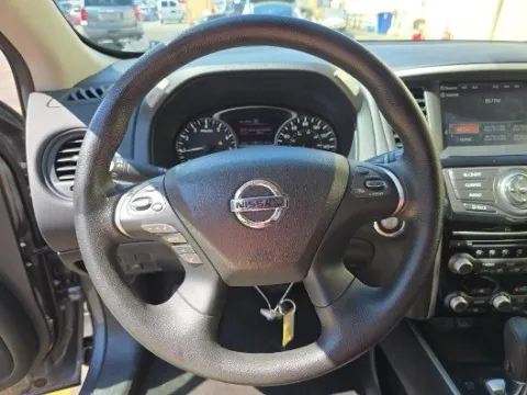 More photos of 2020 Nissan Pathfinder S at Gulliver Auto Group, TX