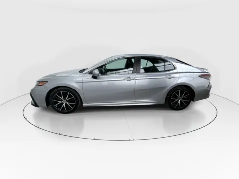 More photos of 2022 Toyota Camry SE at Gulliver Auto Group, TX