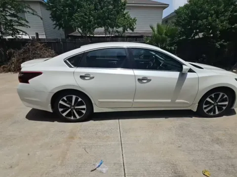 Photos of 2017 Nissan Altima 2.5 SR for sale in Plano, TX at Gulliver Auto Group