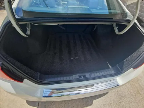 More photos of 2017 Nissan Altima 2.5 SR at Gulliver Auto Group, TX