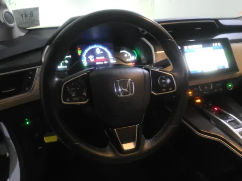 More photos of 2019 Honda Clarity Plug-In Hybrid Touring at Gulliver Auto Group, TX