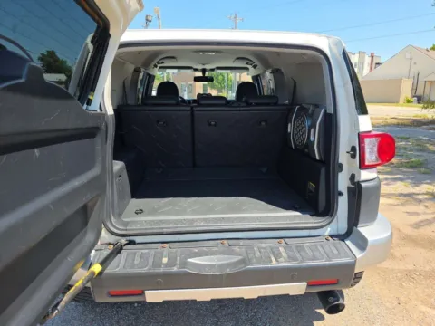 More photos of 2010 Toyota FJ Cruiser at Gulliver Auto Group, TX