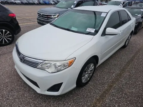 White 2013 Toyota Camry L for sale in Plano, TX