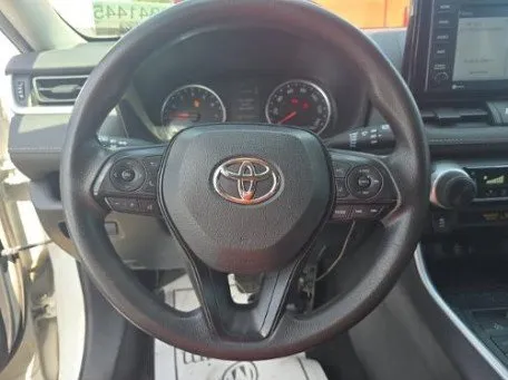 More photos of 2020 Toyota RAV4 LE at Gulliver Auto Group, TX