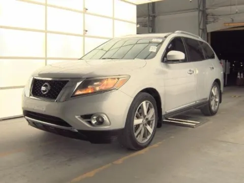 Silver 2015 Nissan Pathfinder Platinum for sale in Plano, TX